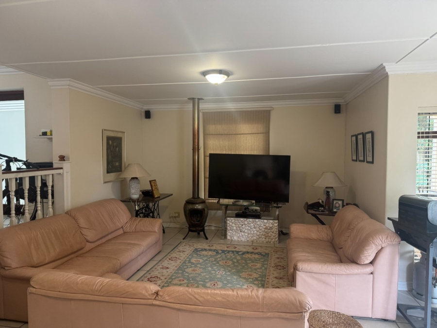  Bedroom Property for Sale in Signal Hill Western Cape